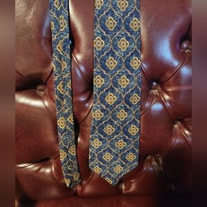 Aquascutum London silk hand-finished tie blue and gold geometric medallion Mens